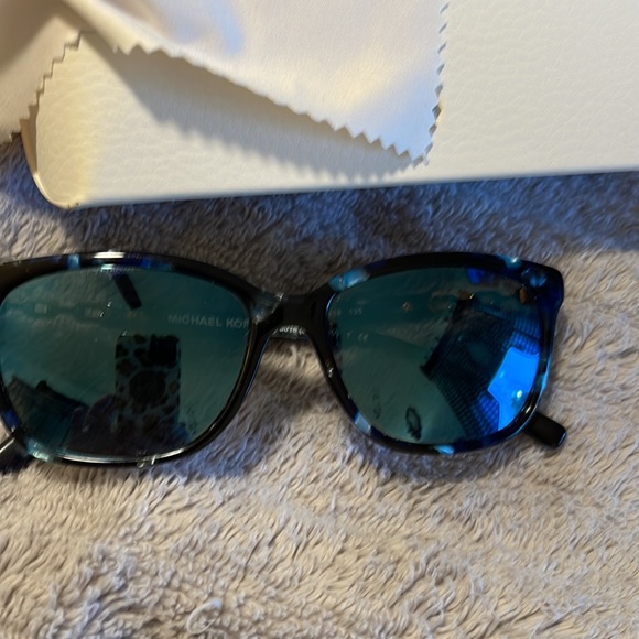Michael Kors Sunglasses. - Picture 6 of 7